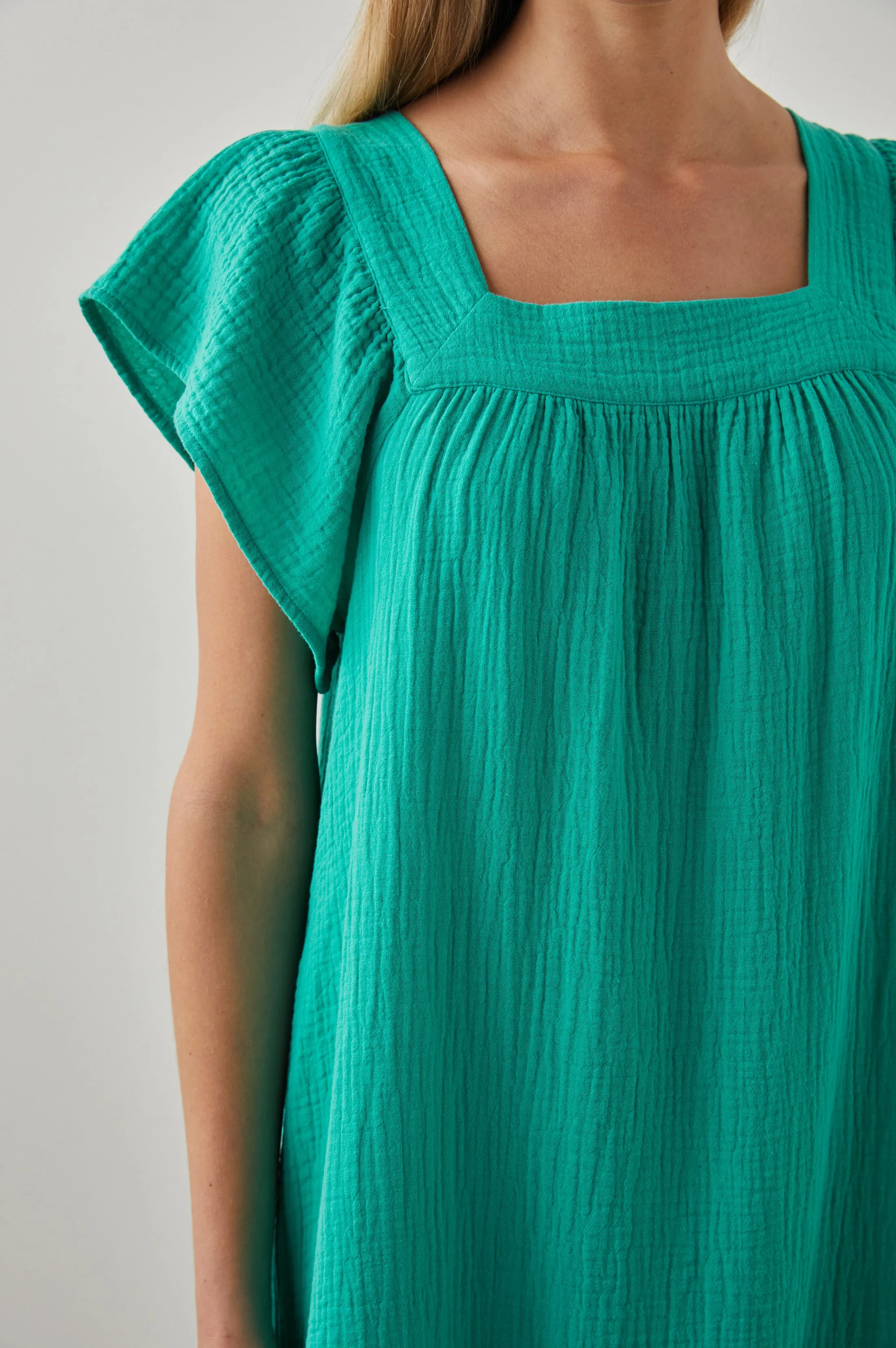 EVERDEEN DRESS - EMERALD