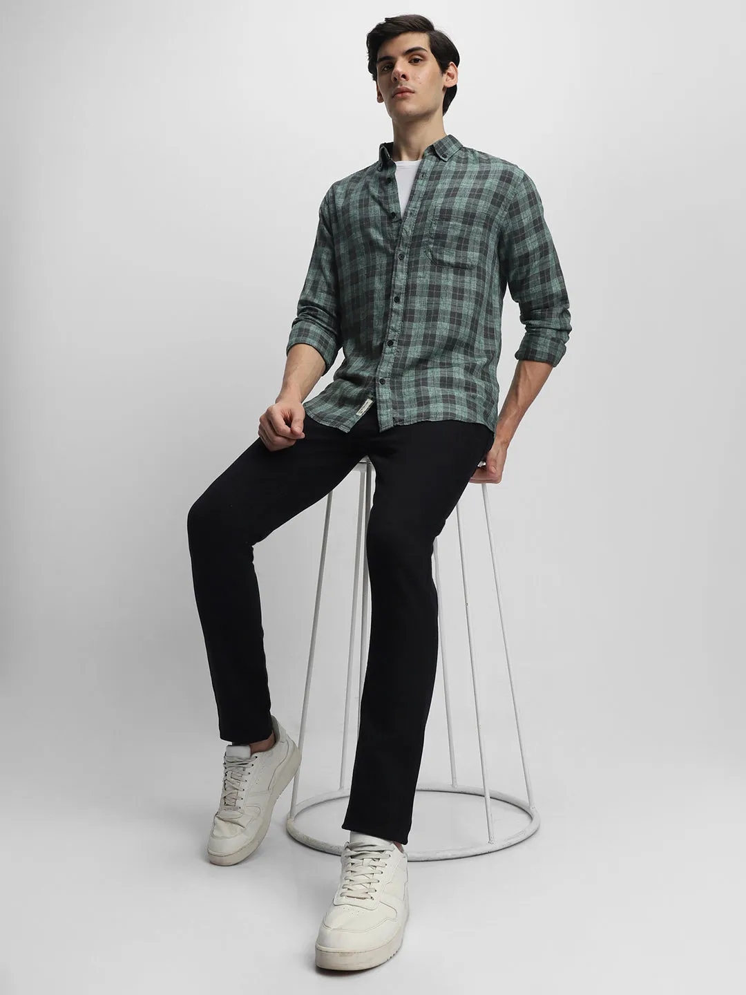 Men's Checked Spread Collar Slim Fit Cotton Casual Shirt