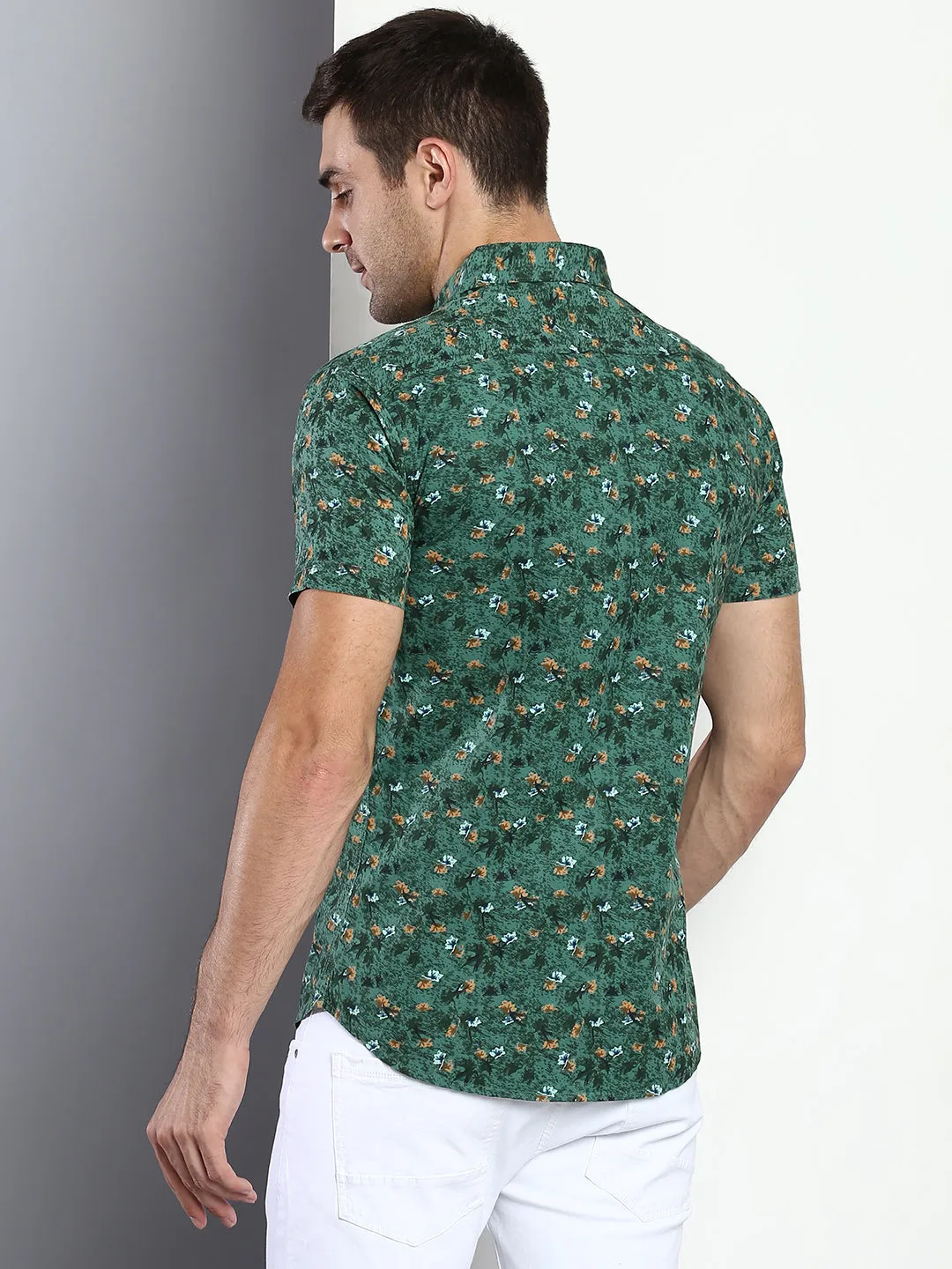Men's Floral Green Slim Fit Cotton Casual Shirt With Spread Collar & Half Sleeves
