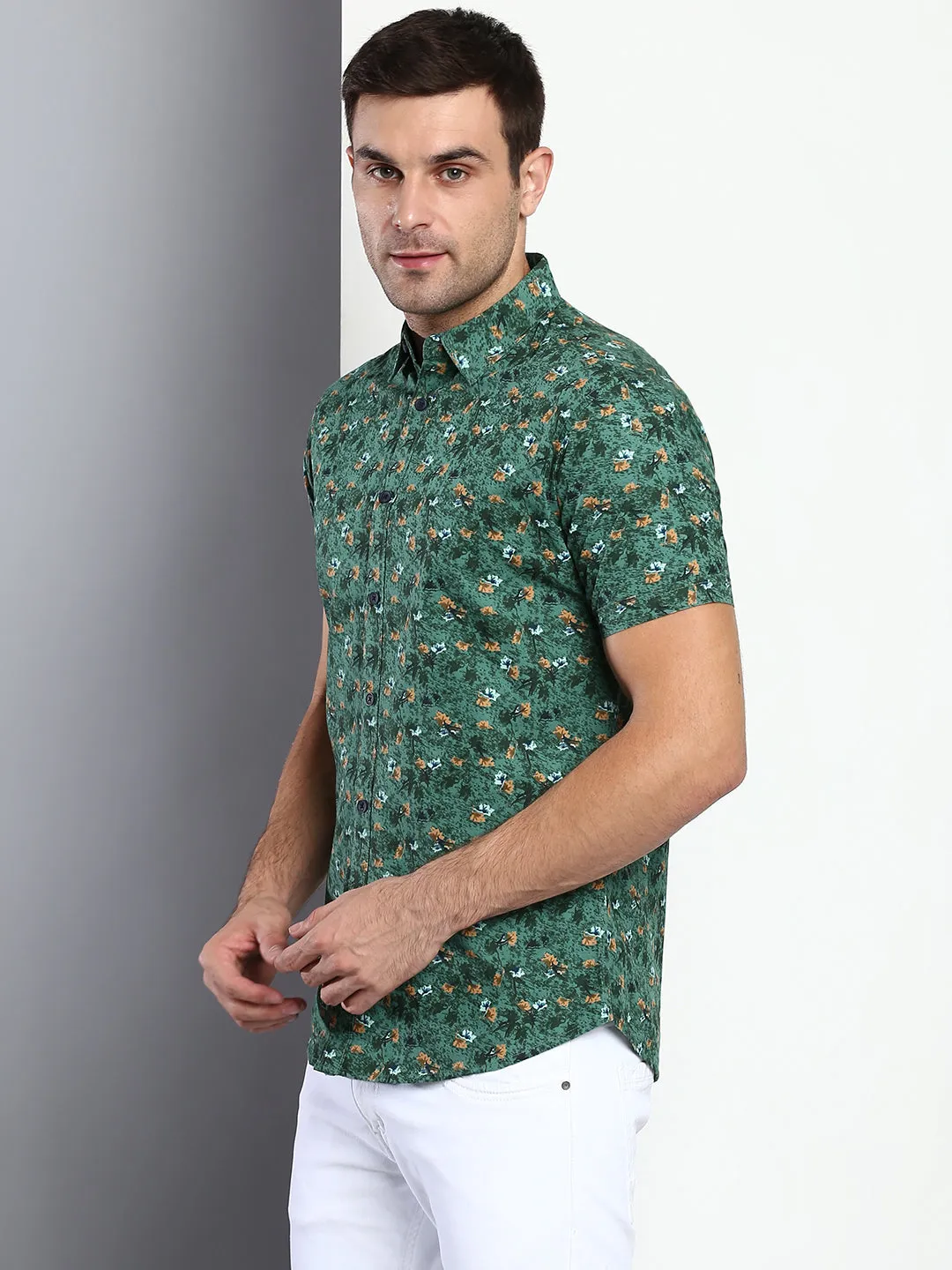 Men's Floral Green Slim Fit Cotton Casual Shirt With Spread Collar & Half Sleeves