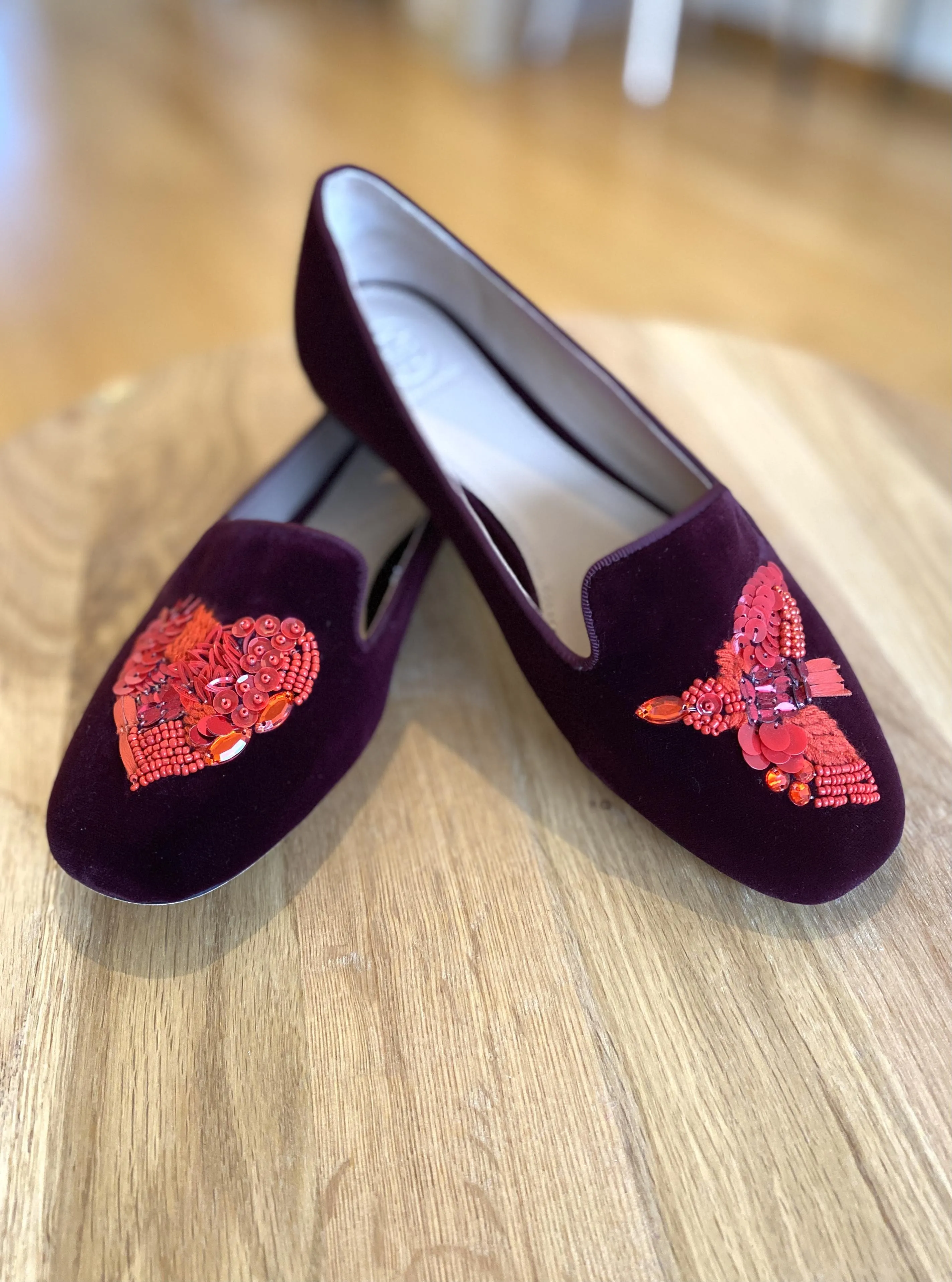 TORY BURCH EMBROIDERED SUEDE LOAFERS - SIZE 7 (US) / 38 (EU)