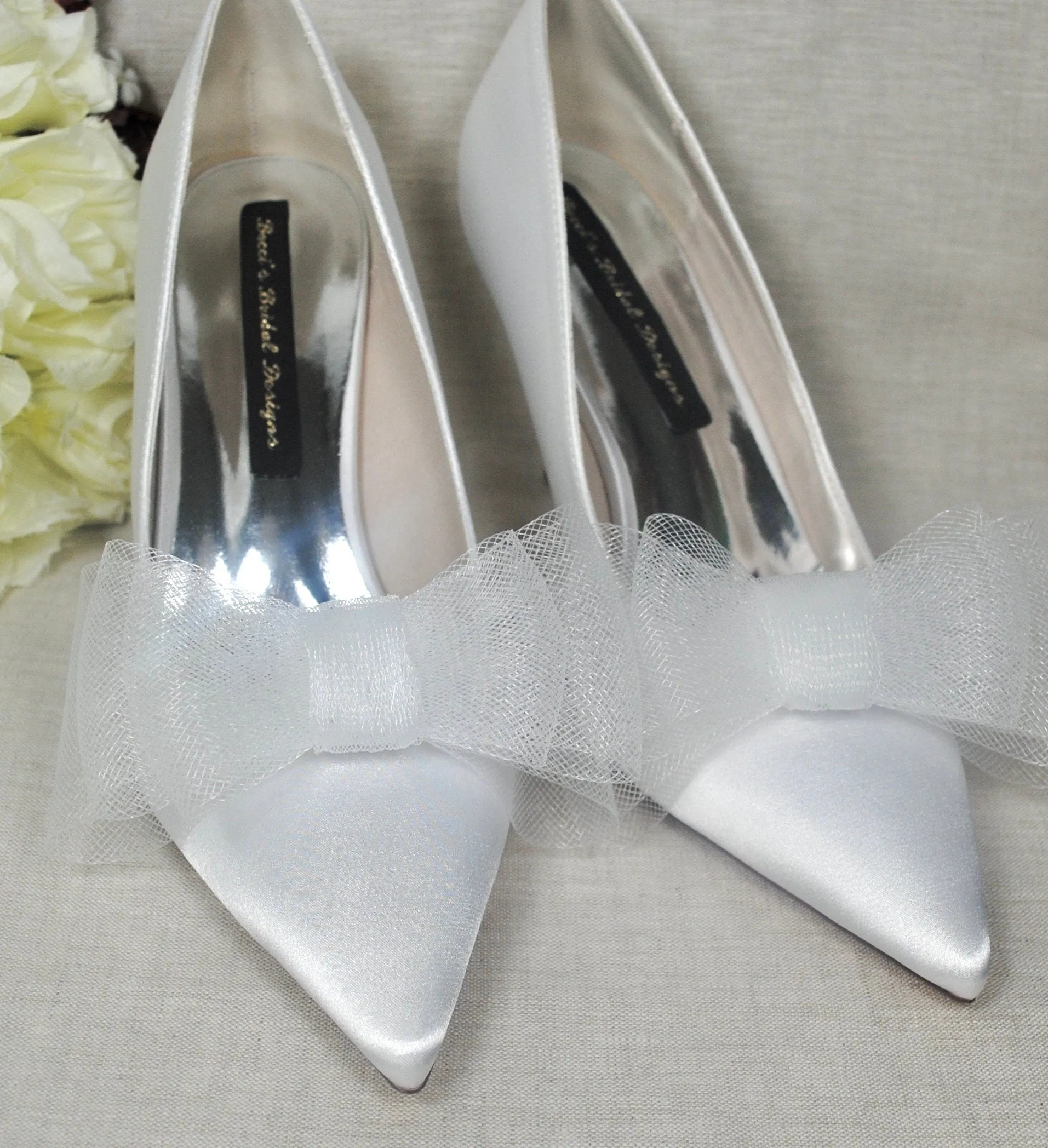 Wedding Shoe Clips, White Bow Clip Bridal Shoe, White Bows Handmade Clips For Bride. Custom Colour Structured Wedding Shoe Bows